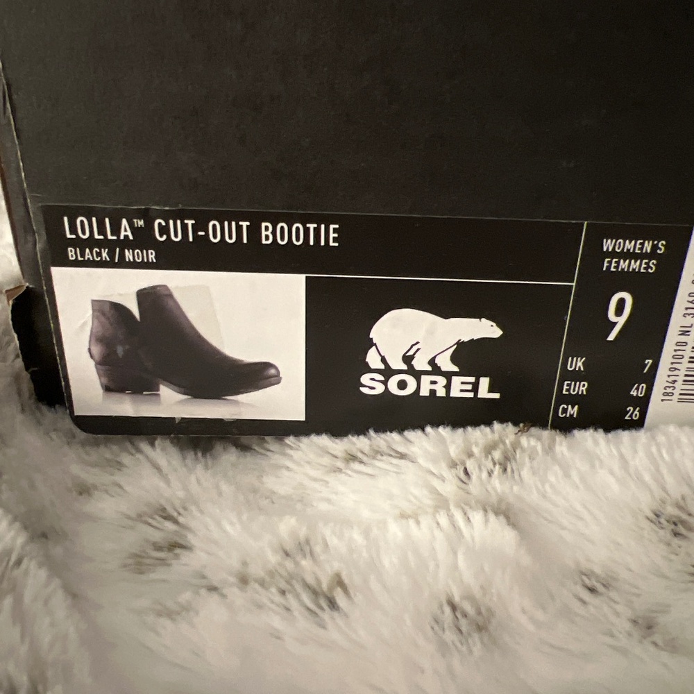 Sorel Lolla Cut-Out Booties